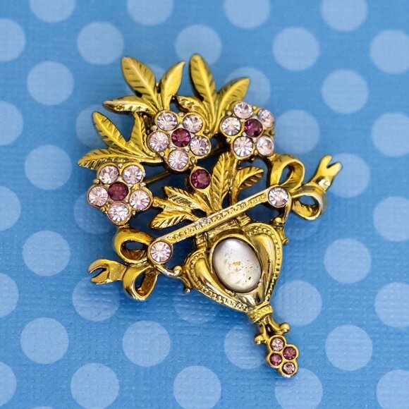 Vintage Pink Flower Rhinestones Elven Leaves Cultural Brooch - M28 - Picture 1 of 2
